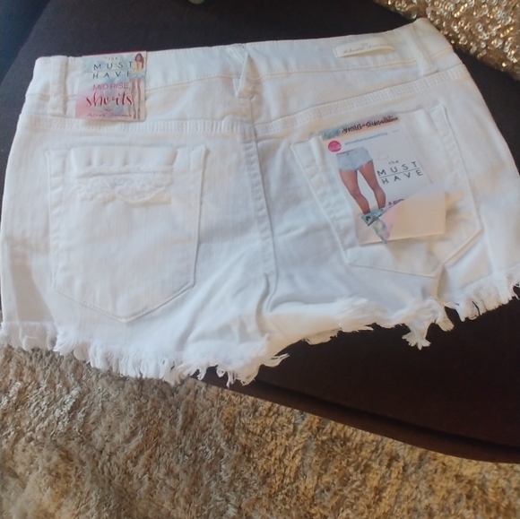 COPY - Almost Famous shorts NEW size 9 - Picture 1 of 2
